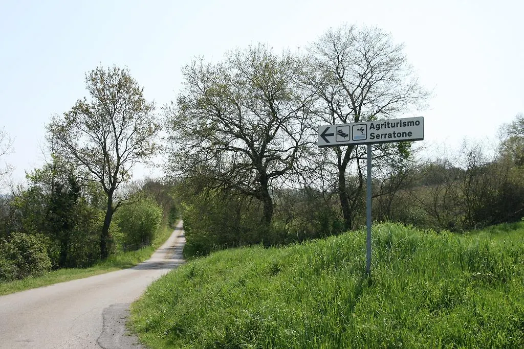 Agriturismo Serratone Preselle Lantgård